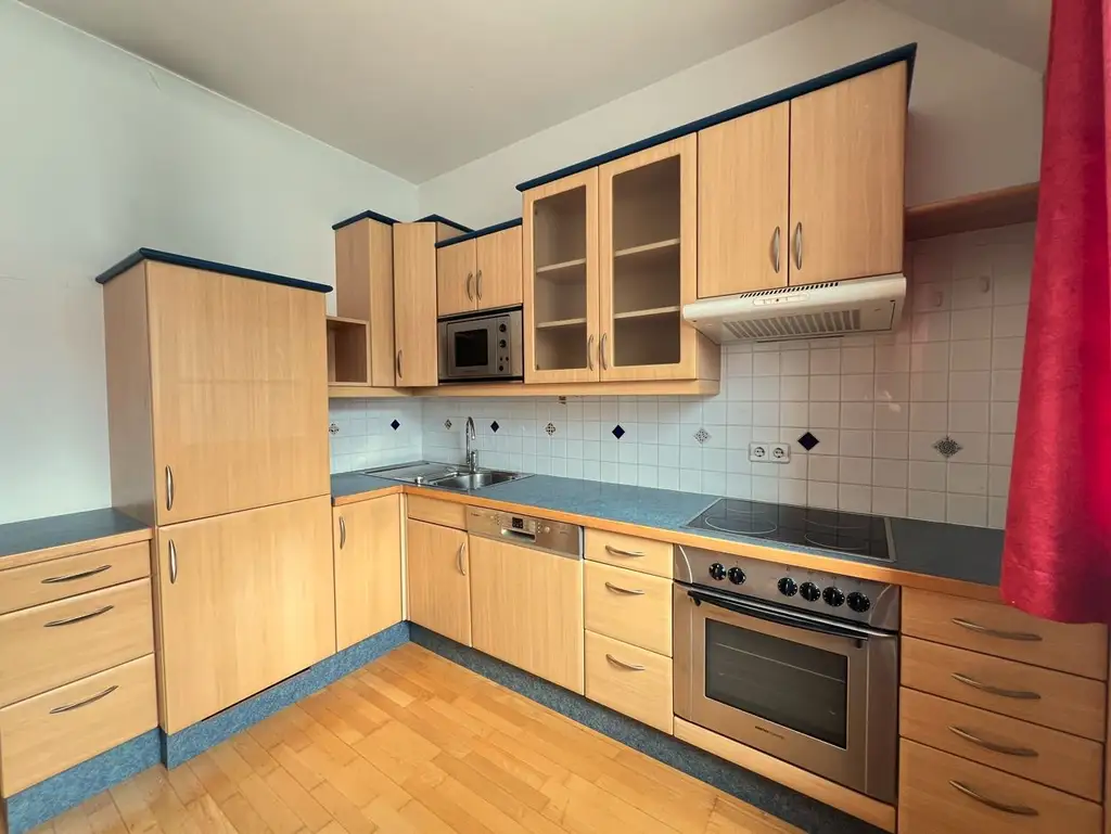 Dachgeschosswohnung, 2 Zimmer Nähe Klinik Ottakring