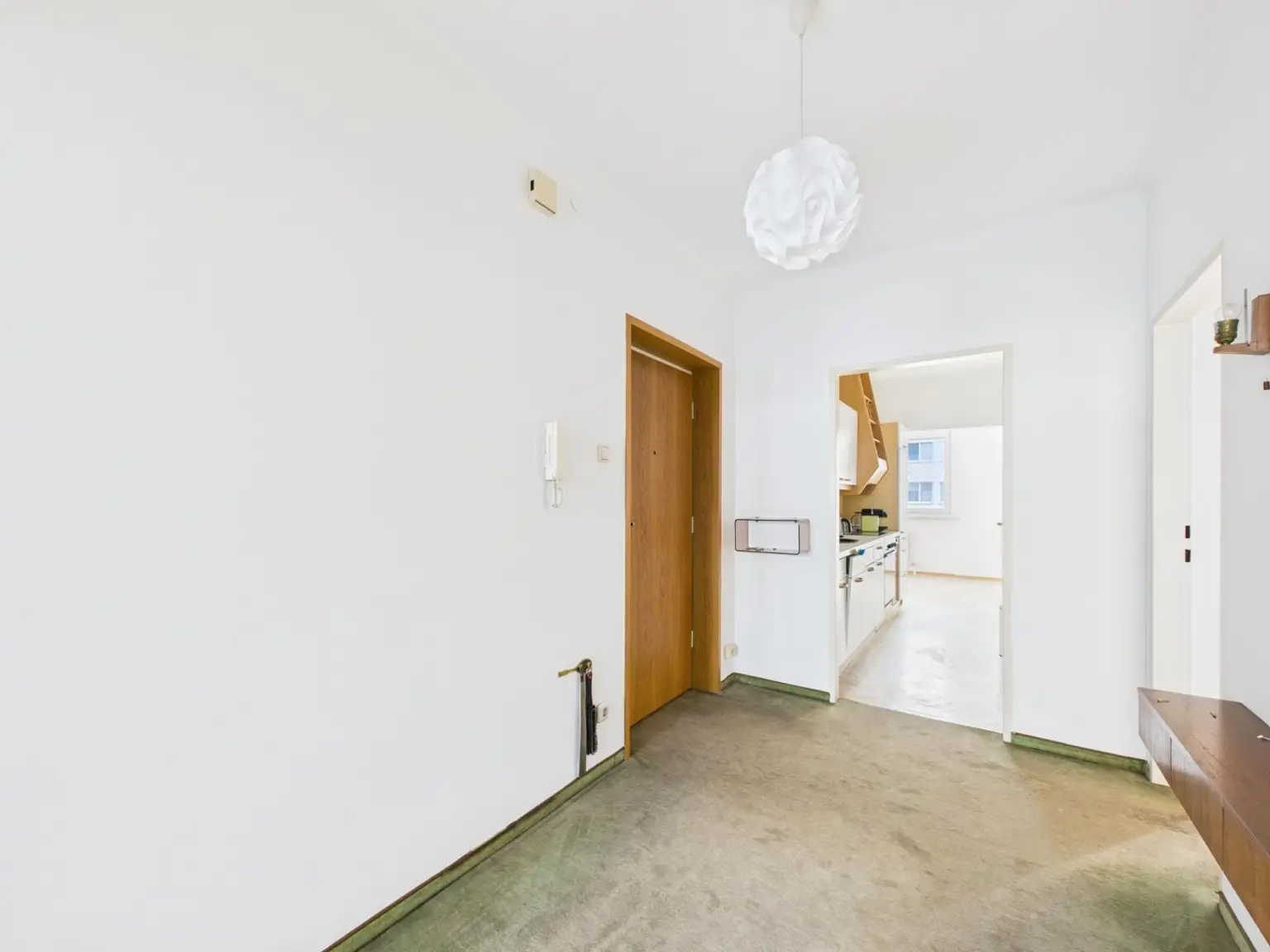 CAM04191G0-PR0074-STILL003