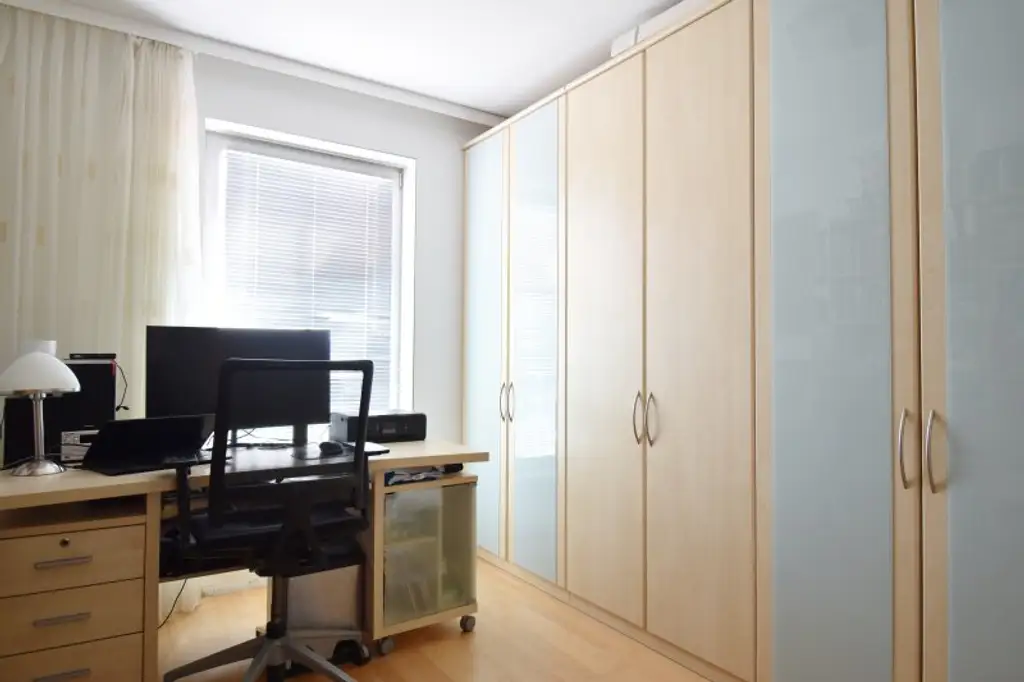 Gelegenheit! Helle 3-Zi-Eigentumswohnung mit Loggia, Klimaanlage, Infrarotsauna und Grünblick vor den Toren Wiens