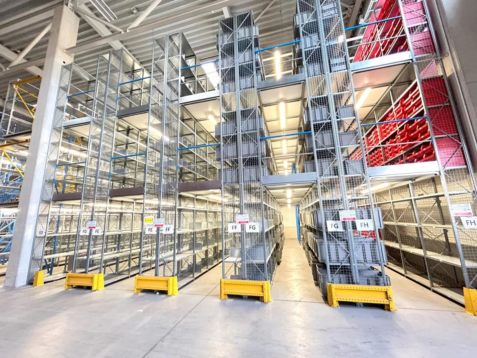 Neuwertige Lagerhalle sowie Produktionsstandort mit Büroflächen