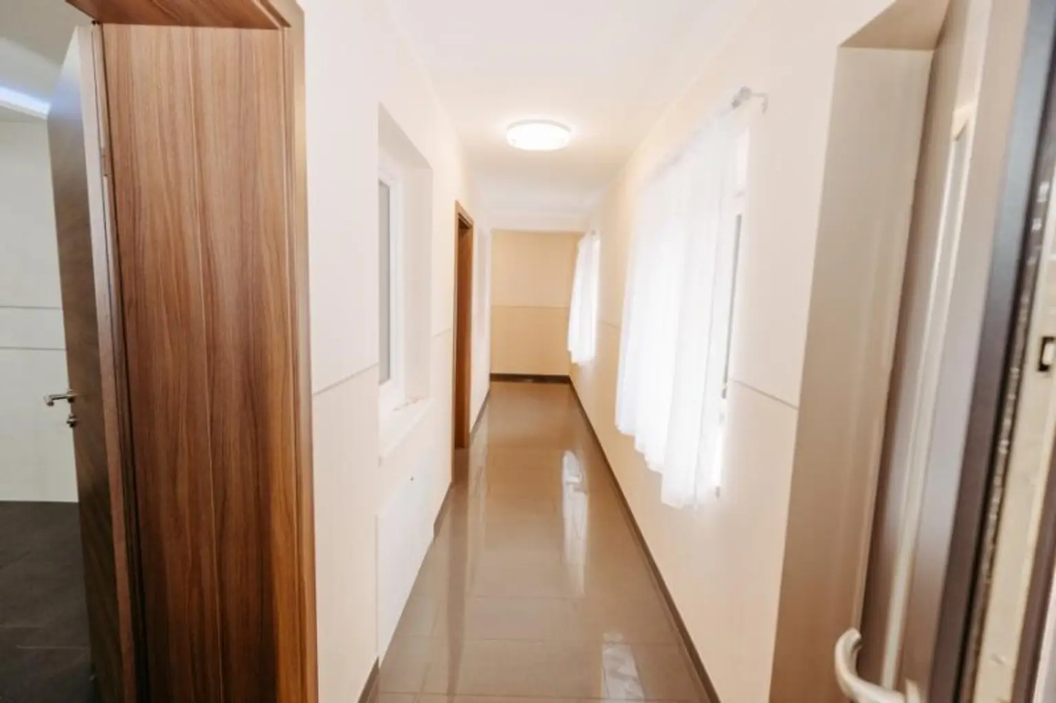 Verträumtes Bauernhaus neu adaptiert (2013) mit Toreinfahrt, Pool, Stadel und Schuppen