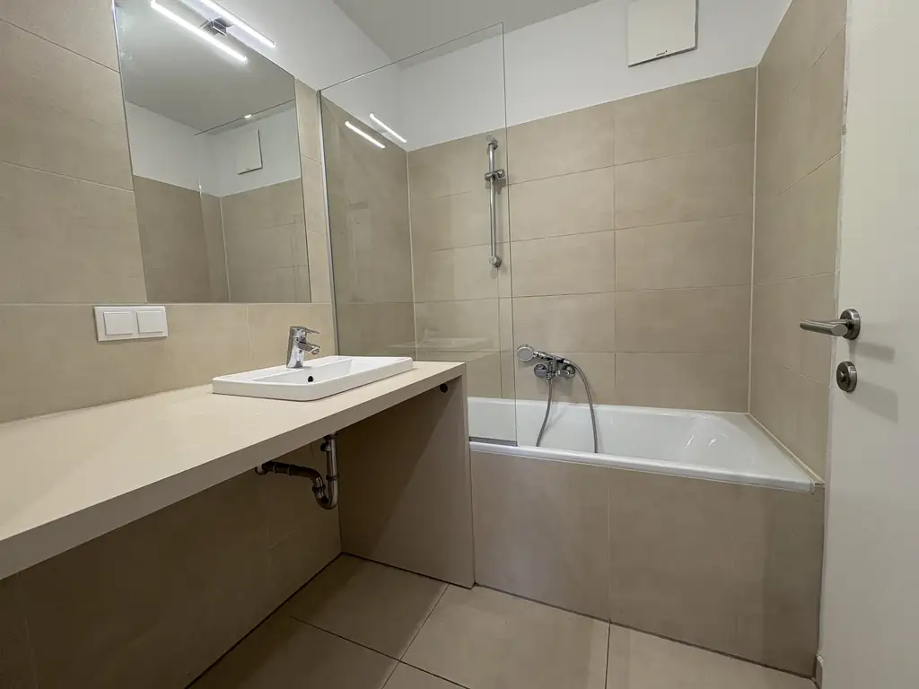 AB JUNI: Lichtdurchflutet und modern: 3-Zimmer-Traum mit Balkon