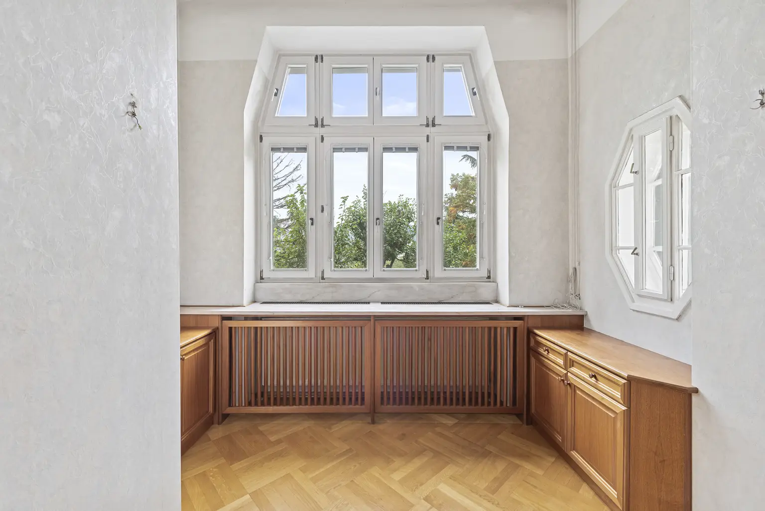 Altbau-Traum: Zwei Zimmer mit Freifläche (in Bau)