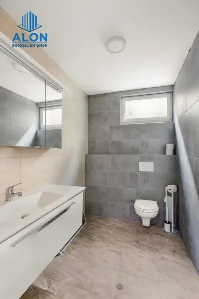 EXKLUSIVES WOHNHAUS | WOHNTRAUM | GROSSER GARTEN MIT WHIRLPOOL & SAUNA