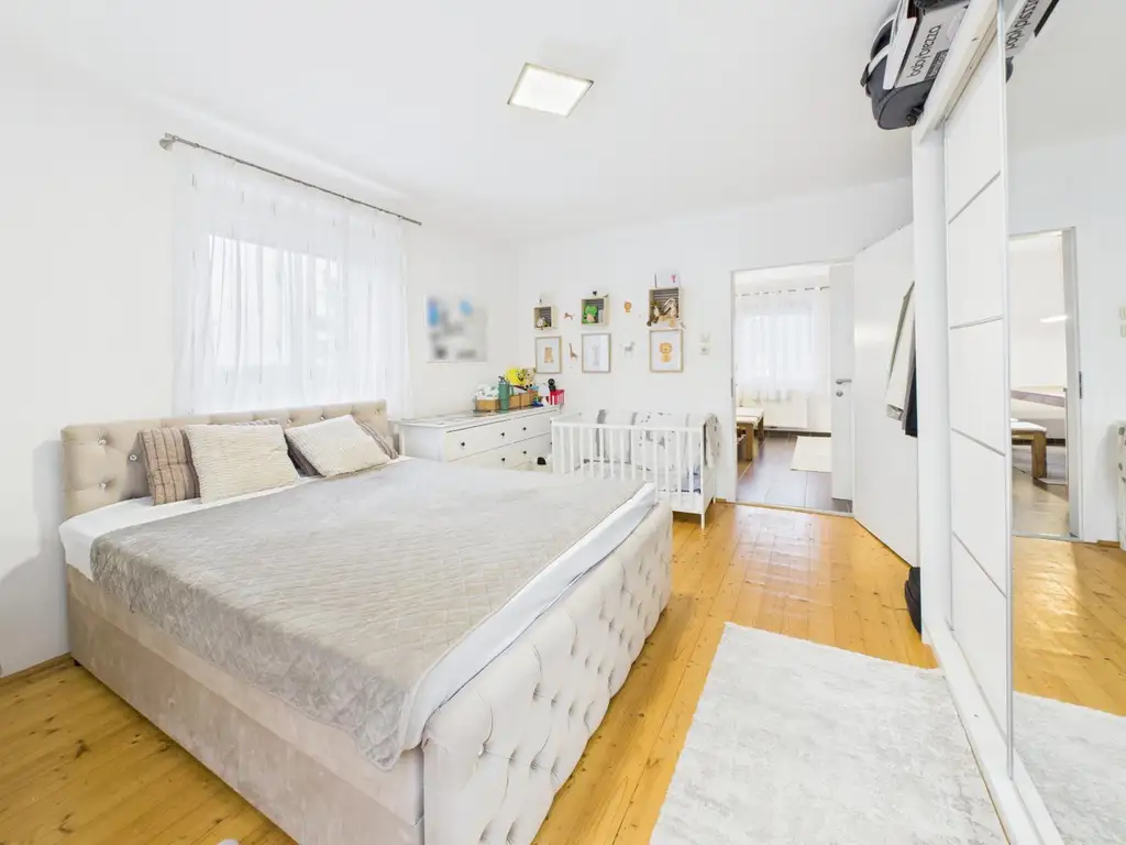 Top-renovierte 2,5-Zimmer-Wohnung in Haid – Anlegerobjekt mit hoher Nachfrage, erstklassiger Infrastruktur & starkem Renditepotenzial