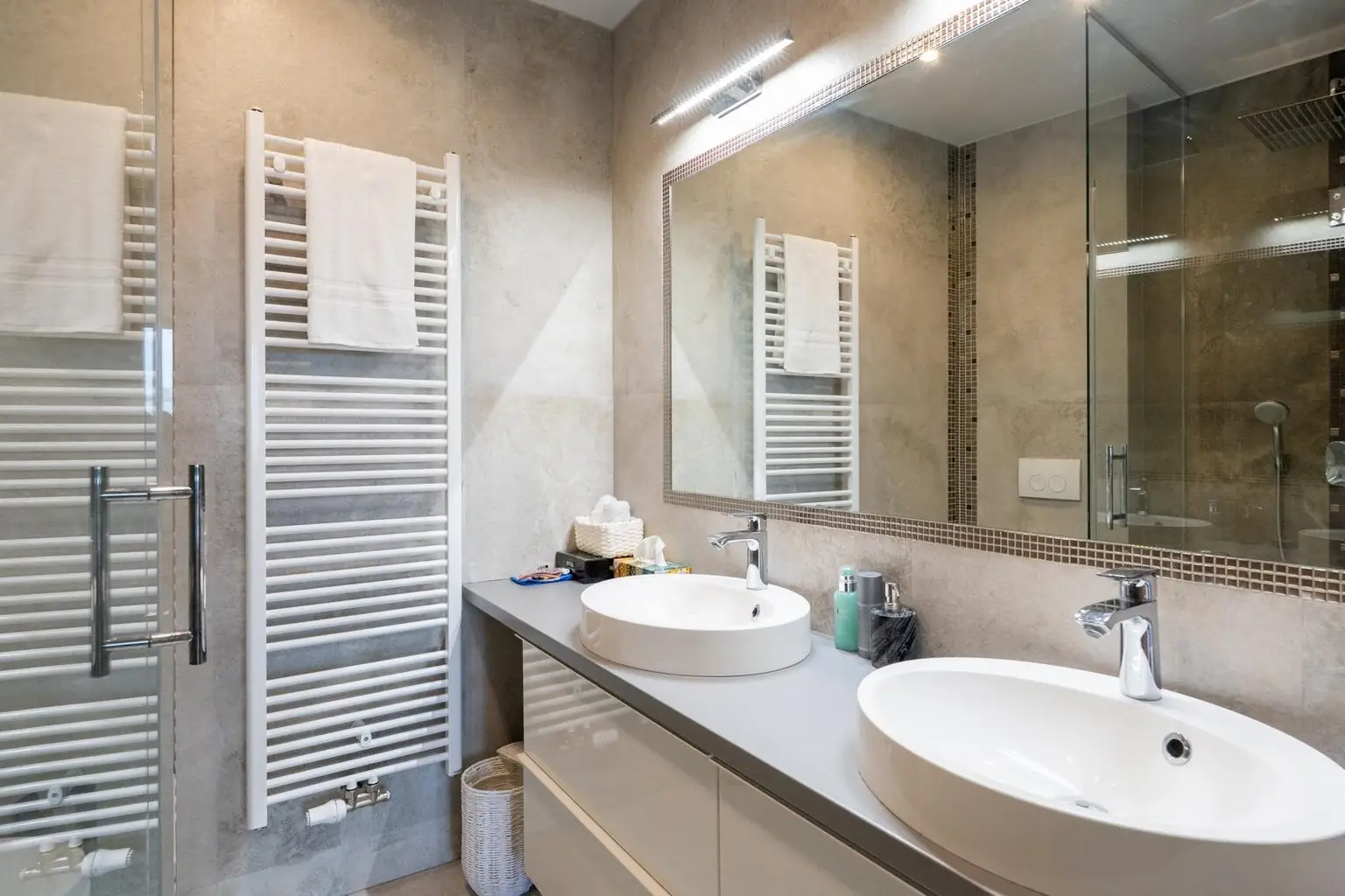 Stilvolles City Living mit Jacuzzi, 2 Balkonen und Weitblick!