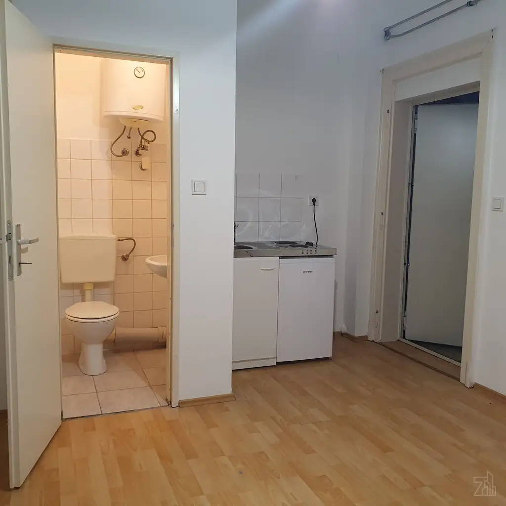 Erstbezug nach Sanierung – 1-Zimmer-Wohnung mit 17 m² im 2. OG, Top 10