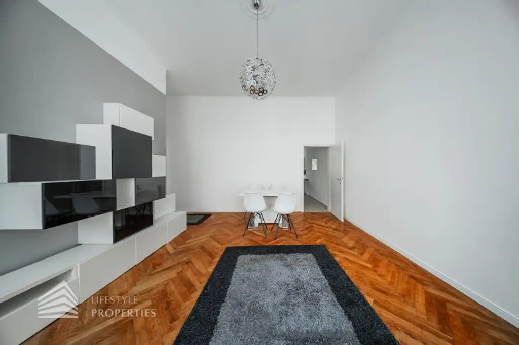Helle 2-Zimmer Wohnung, Nähe Landstraße Hauptstraße