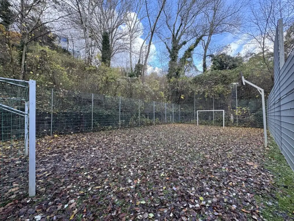 Charmanter Familienhit mit Loggia & viel Potenzial in absoluter Ruhelage von Klosterneuburg