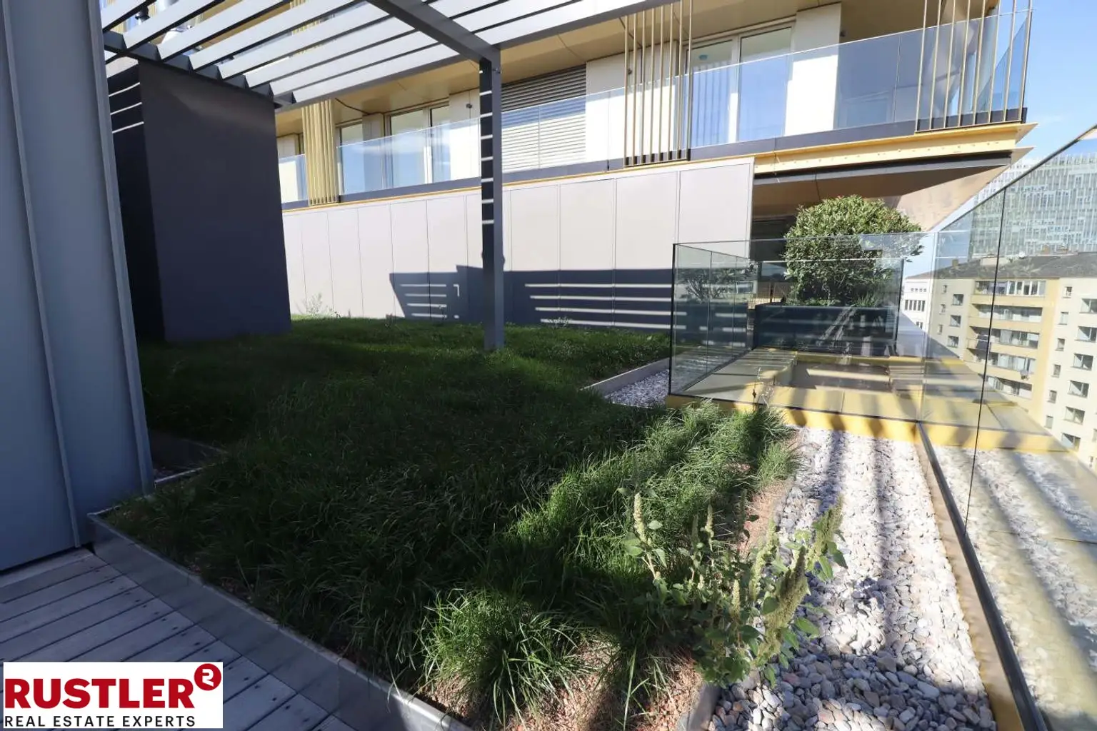 *Wohnen über den Dächern Wiens - Exklusive Dachgeschosswohnungen mit traumhaften Freiflächen*