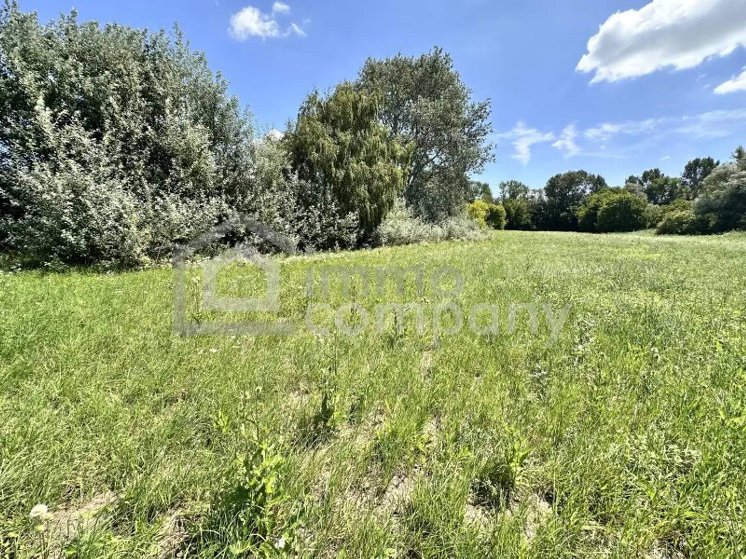 Traumhaftes Grünland Grundstück mit Fischteich in Prellenkirchen 18064m2 – Ihr Platz für Visionen!