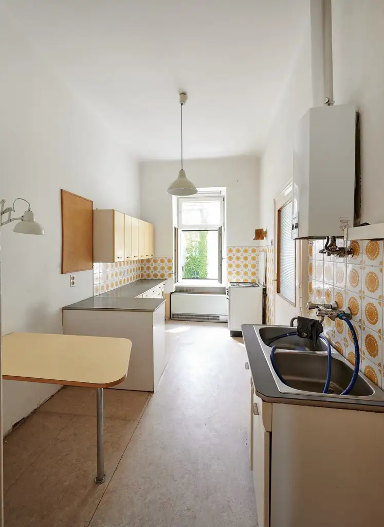 Sie suchen eine Altbauwohnung mit Potenzial in ausgezeichneter Lage?