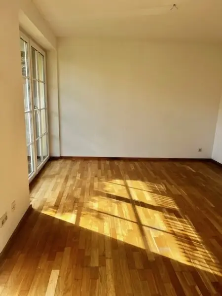 Ruhige barrierefreie 2-Zimmer-Wohnung mit Garten und Parkplatz – Ihr neues Zuhause !
