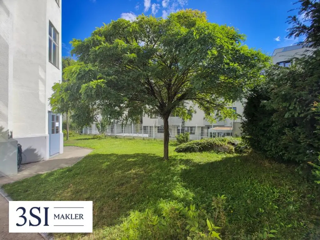 Attraktive 2 Zimmer Altbauwohnung in gepflegtem Altbau zum selbst gestalten