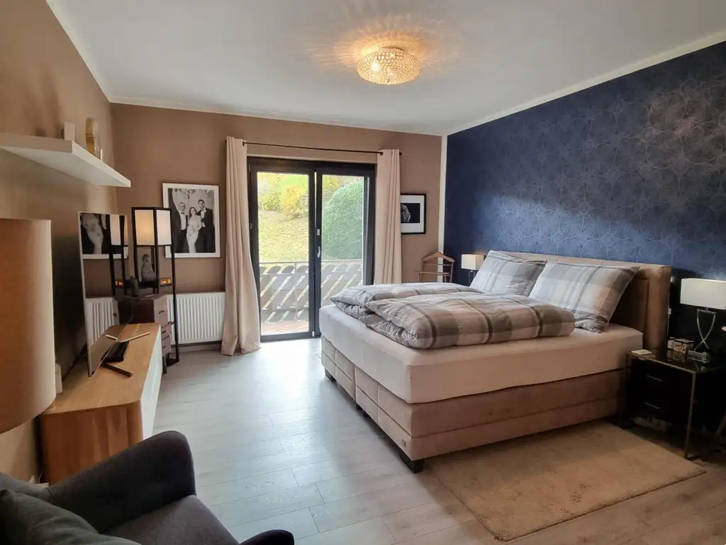 FAMILIENDOMIZIL MIT SCHWIMMTEICH