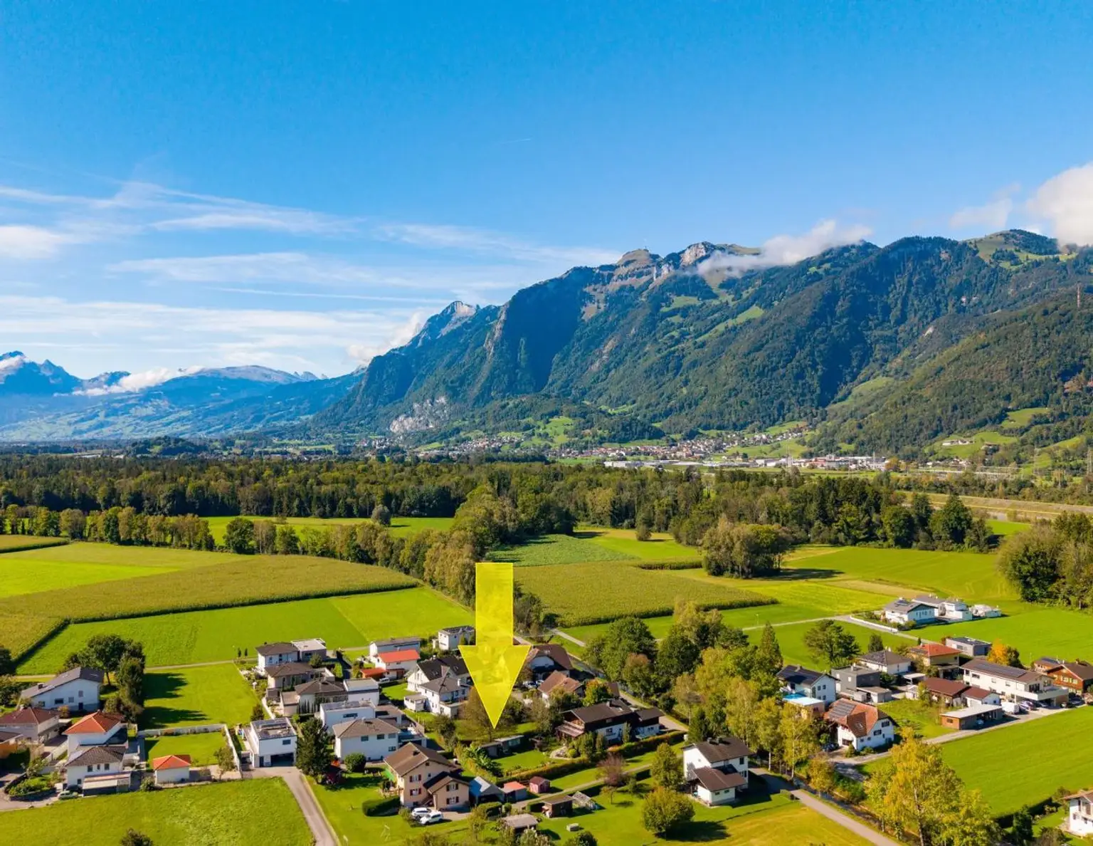 Grenznah & ruhig - Teilbares Grundstück