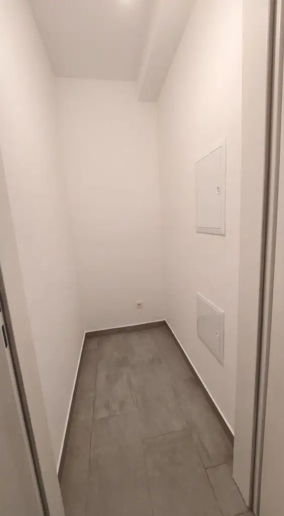 Ruhige 3-Zimmer-Wohnung mit Balkon und Küchenmöblierung zu vermieten