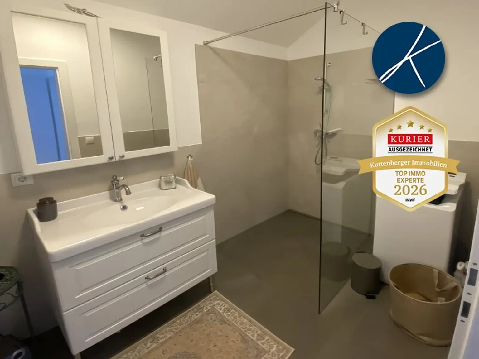 Modernes Bad mit Dusche