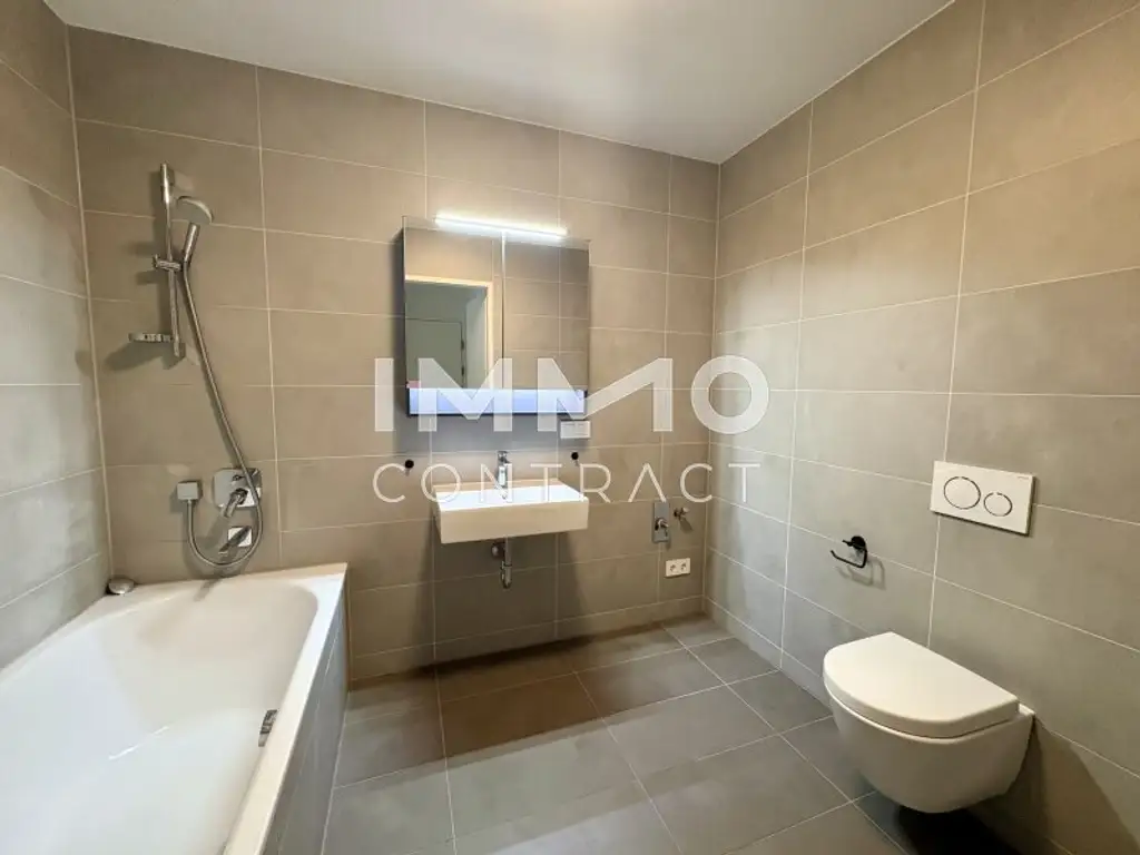 Rarität: Möblierte Zweizimmer-Wohnung im TrIIIple mit Blick wohin das Auge reicht (28. Stock)