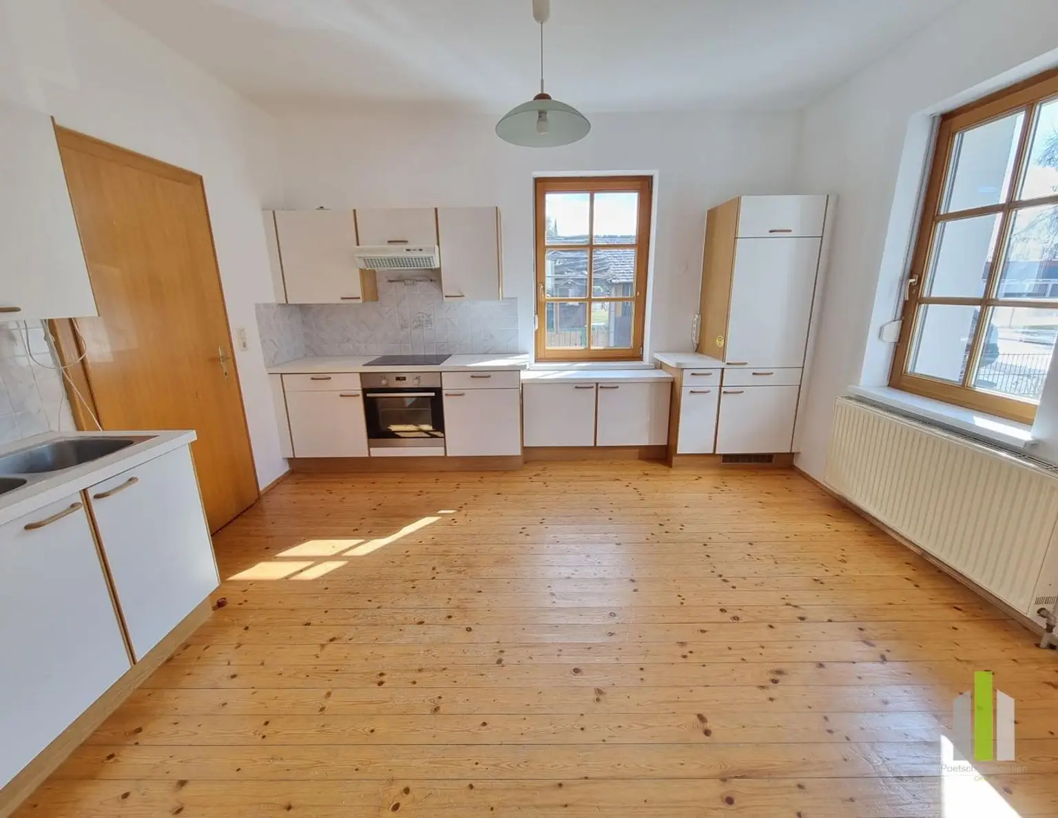 Helle 2-Zimmer-Terrassen-Wohnung mit allg. Garten!