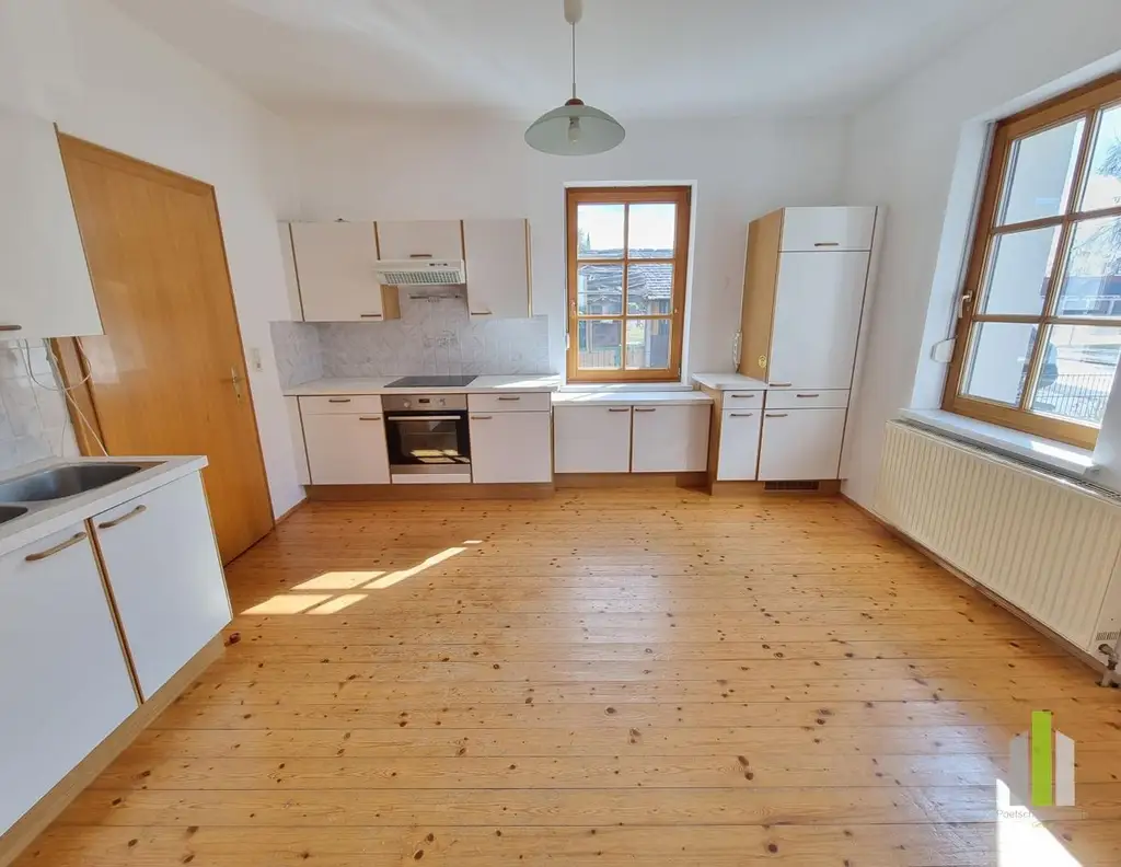 Helle 2-Zimmer-Terrassen-Wohnung mit allg. Garten!