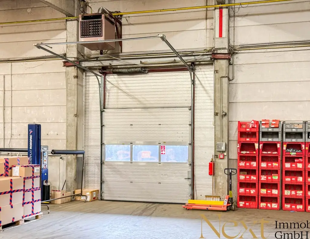 Lagerhalle samt Büros in verkehrstechnisch optimaler Lage in Wels zu vermieten! Gleisanschluss vorhanden!