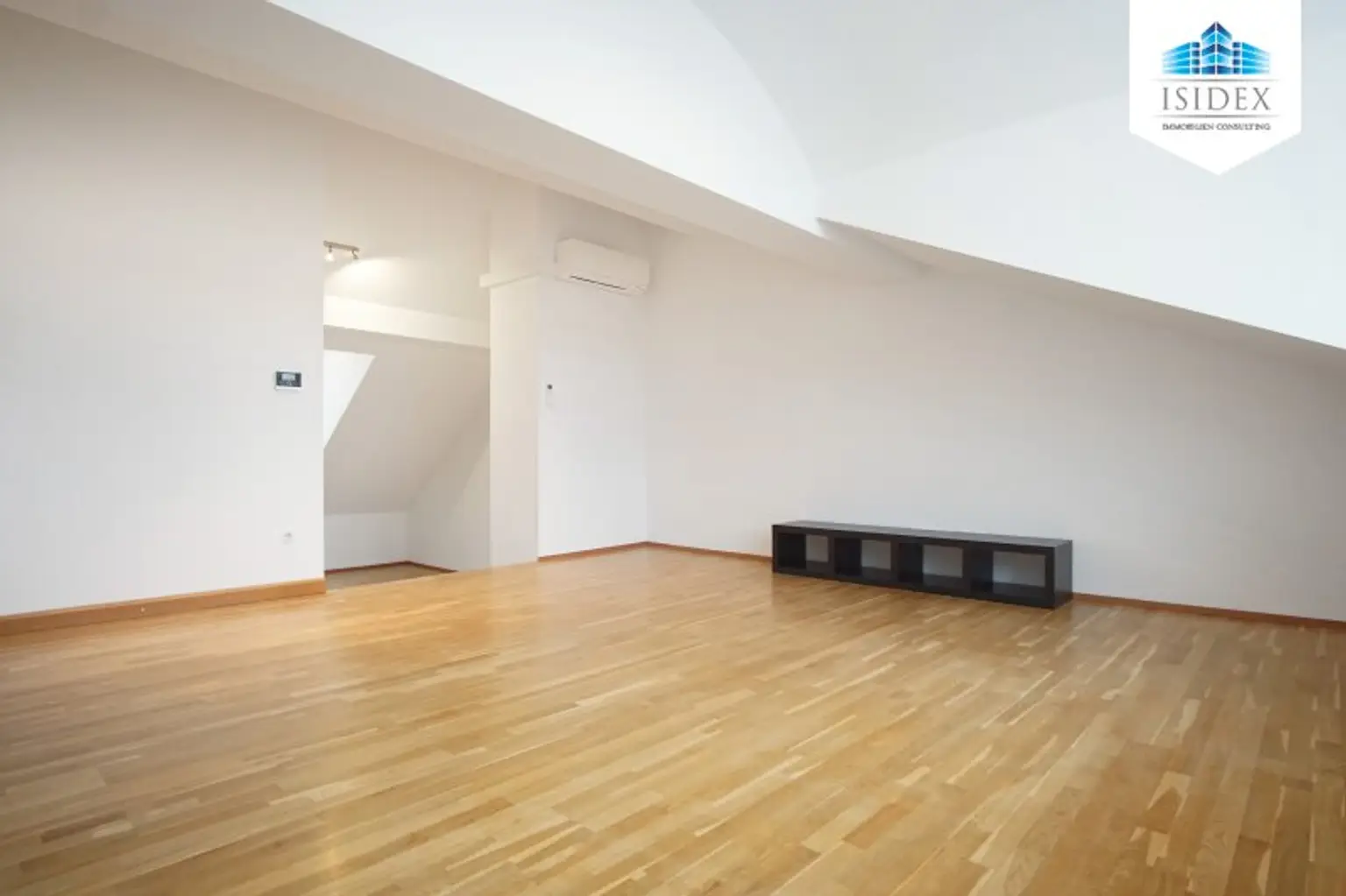 **NEU** Top ausgestattete 3-Zimmer DG-Maisonetten-Wohnung mit großzügiger TERRASSE und SAUNA! Perfekte Lage!!