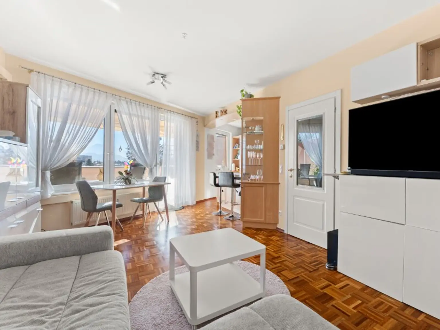 Moderne und schöne 60m² 2 Zi Wohnung mit XL-Terrasse in Feschnig in Aussichtslage - Mantschehofgasse