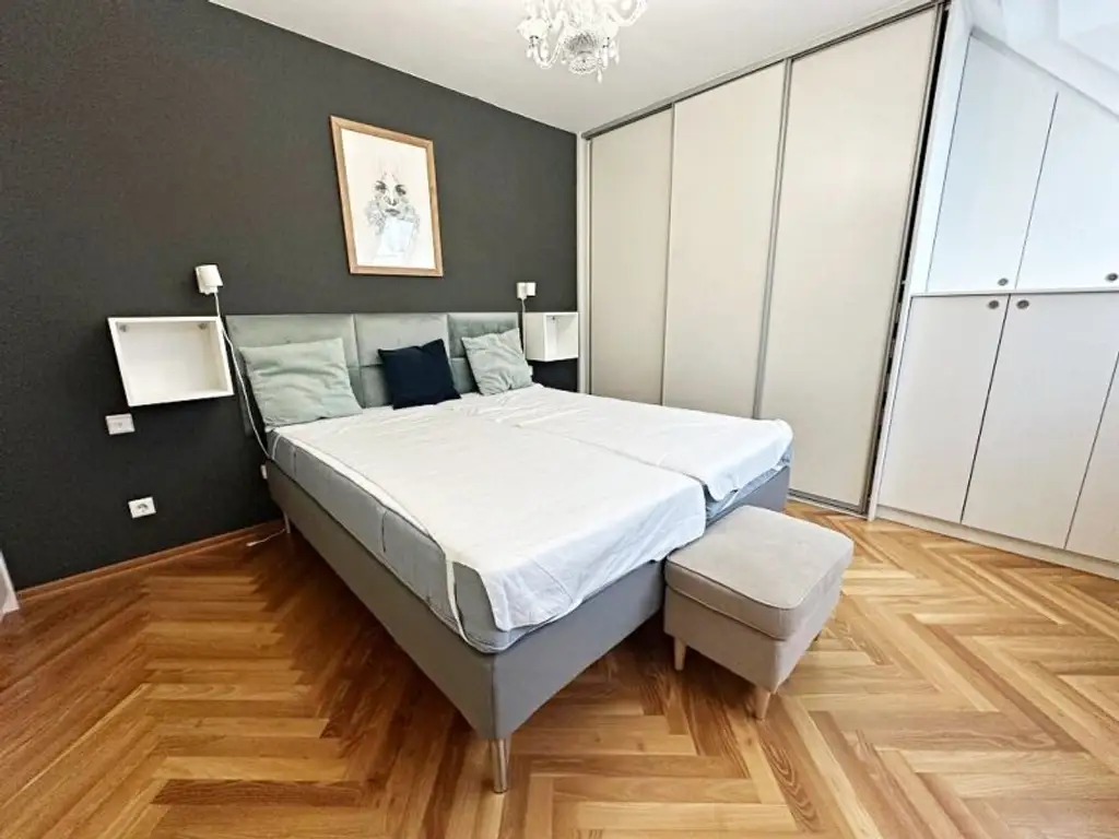 STAATSOPER-BLICK, klimatisiertes 110 m2 Dachgeschoss mit 20 m2 Terrasse, 3 Zimmer, Extraküche, 2 Bäder, Möblierung möglich