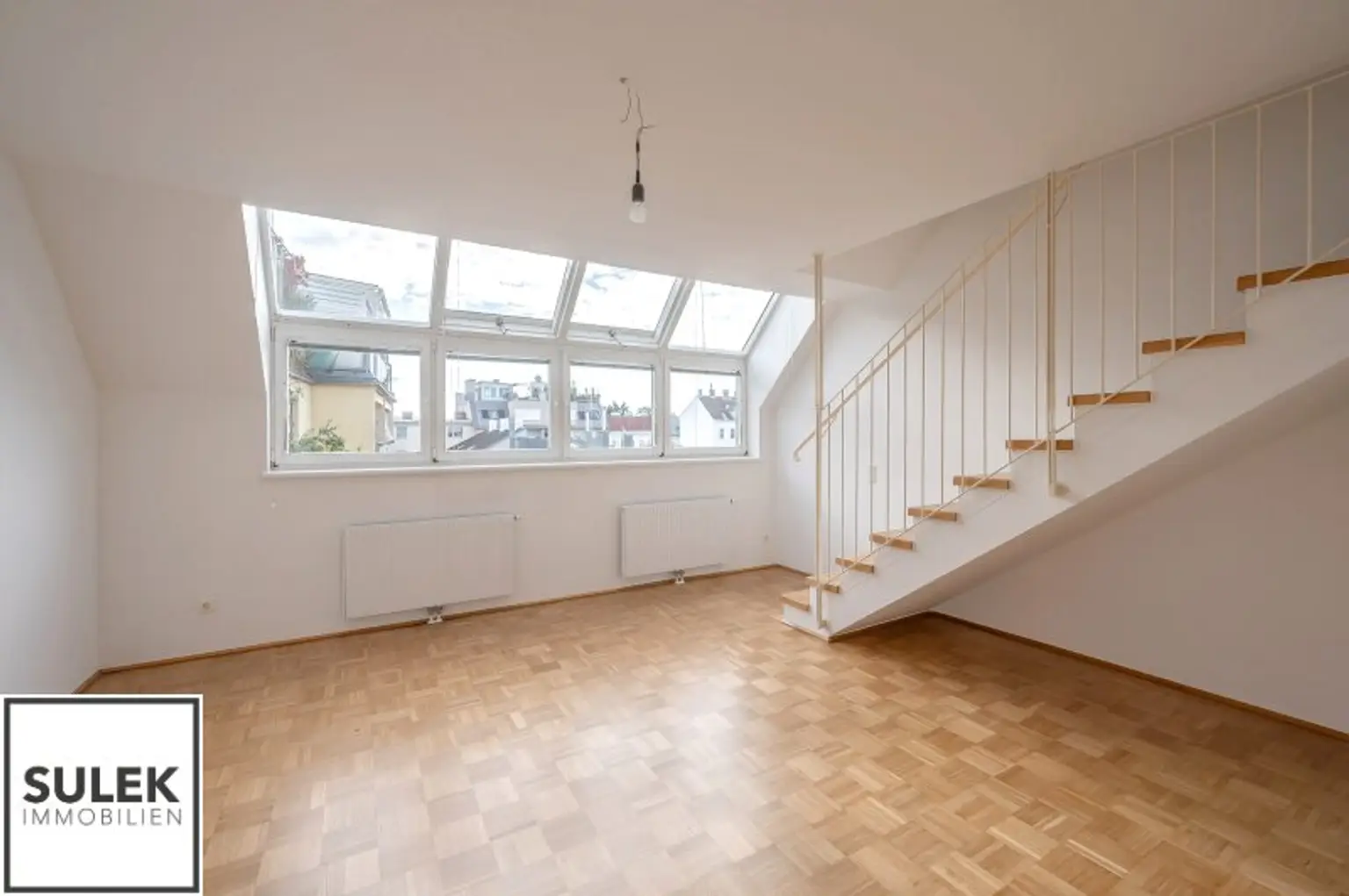 ** ab sofort; einzigartige 3 Zimmer Maisonette Dachgeschoss Wohnung // Nähe Johann-Nepomuk-Vogl-Platz // Währing **