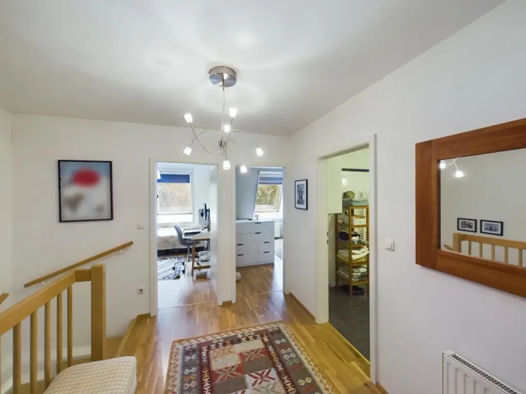 Charmantes Reihenhaus in Laab im Walde – 7 Zimmer, Garten und Garage! Ab € 1.311,--Kreditrate/Monate!!!!