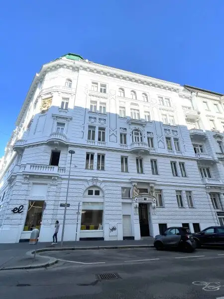 Repräsentative  Bürofläche/Praxis im Stilaltbau direkt beim Karlsplatz/Karlskirche  zu vermieten!