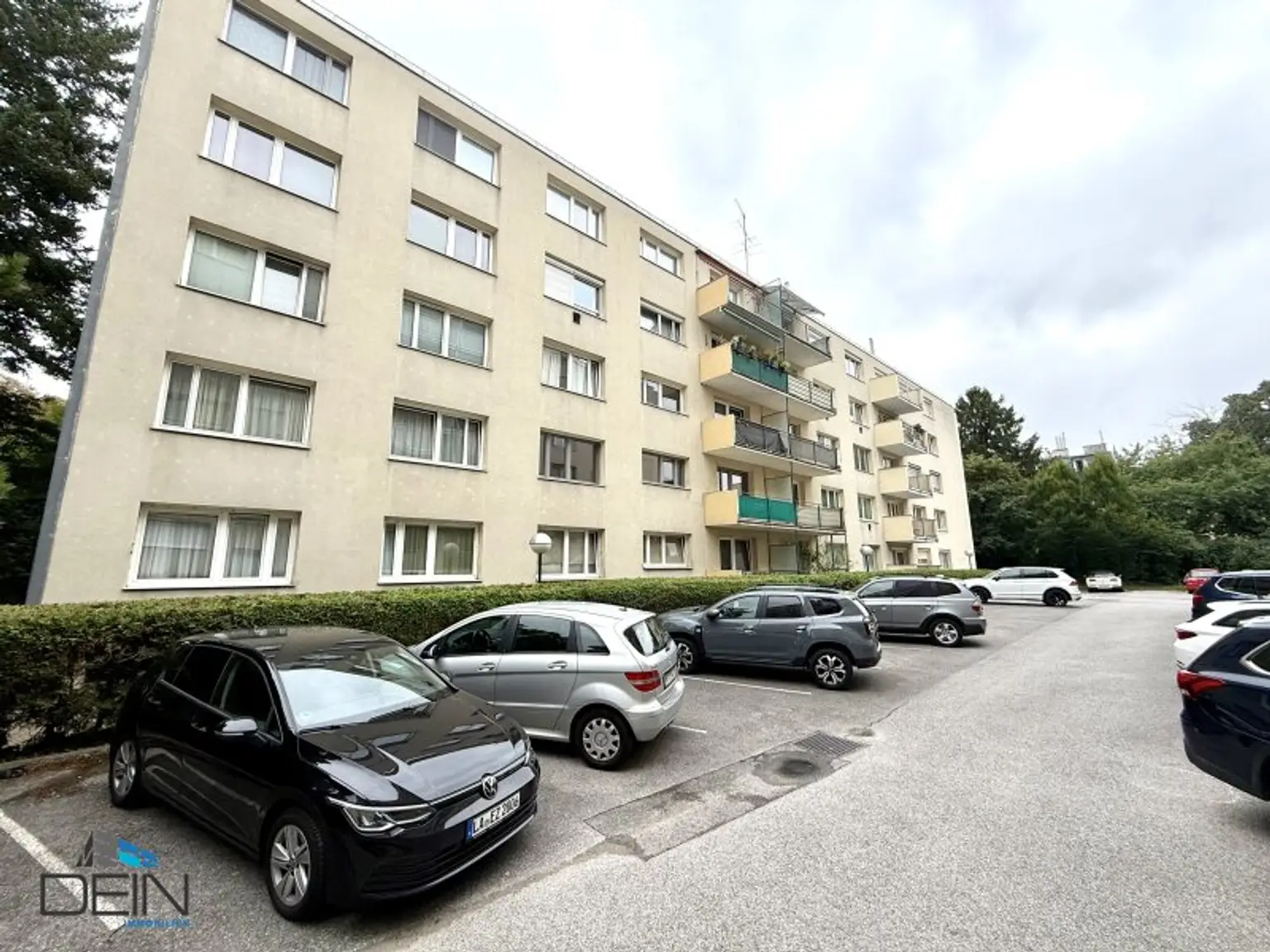 NEU! TRAUMHAFTE 2 ZIMMER WOHNUNG MIT EINEM BALKON IN HOFRUHELAGE!