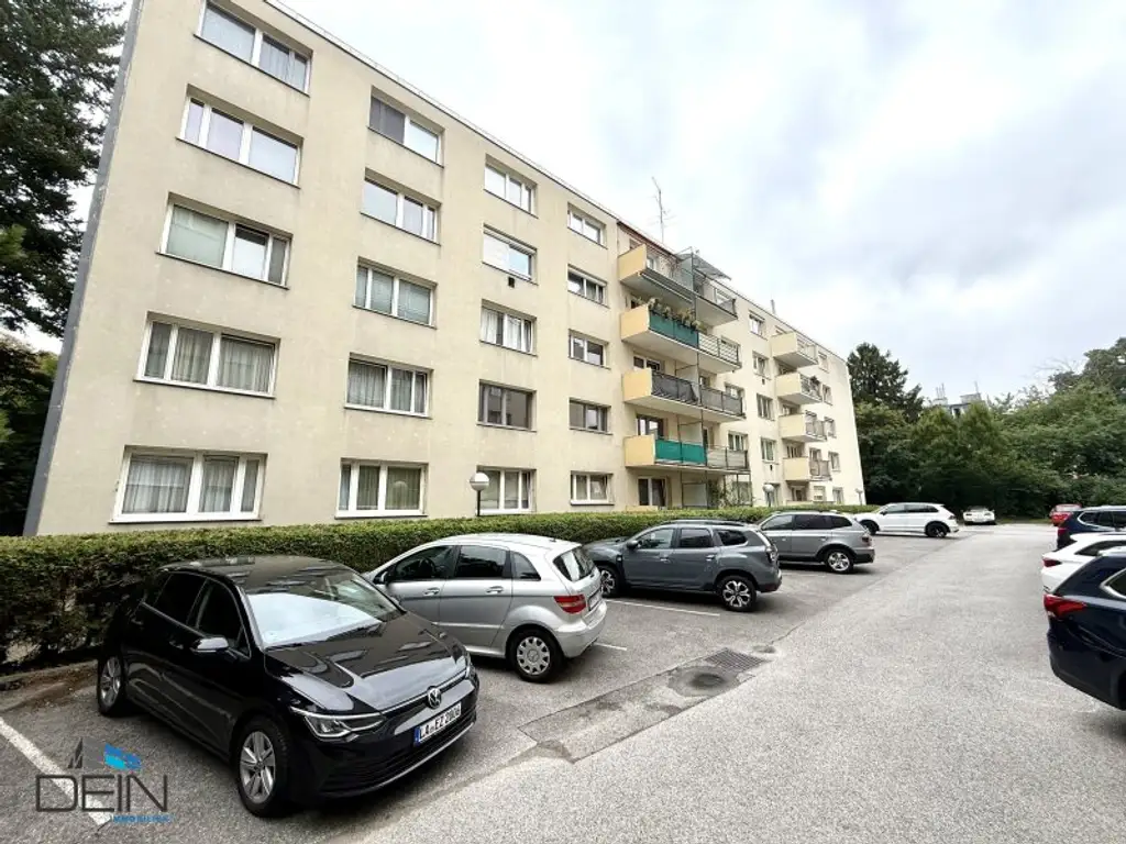 NEU! TRAUMHAFTE 2 ZIMMER WOHNUNG MIT EINEM BALKON IN HOFRUHELAGE!