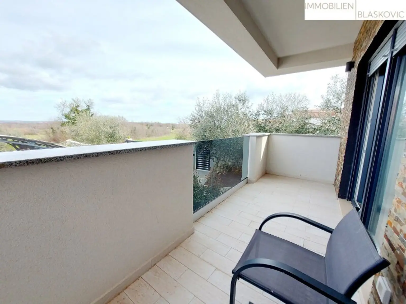 Sehr geräumige Villa mit Swimmingpool