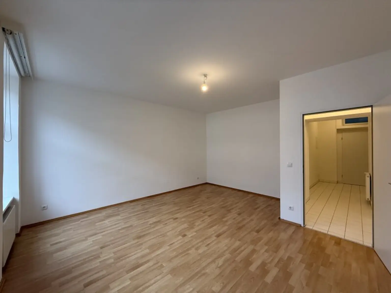 Großzügige 2-Zimmer Altbauwohnung nahe U1 Keplerplatz in ruhiger Lage zu vermieten!