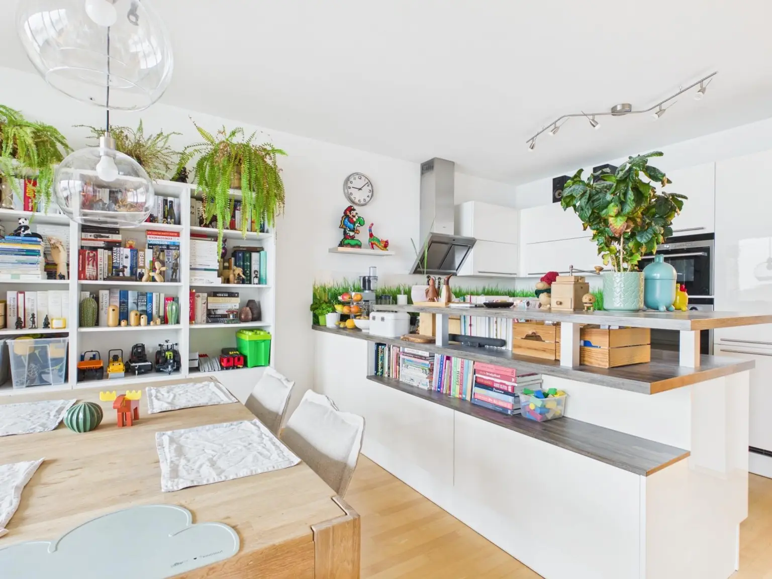 CAM04191G0-PR0084-STILL005