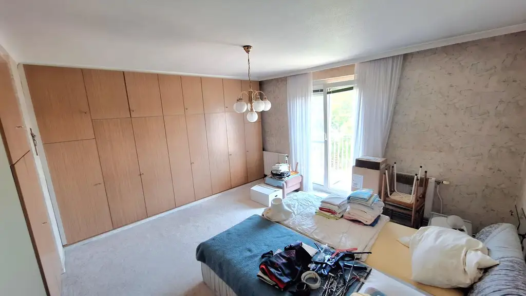 Zentrumsnahe sonnige Dachgeschosswohnung  mit Eckterrasse in Schwechat.