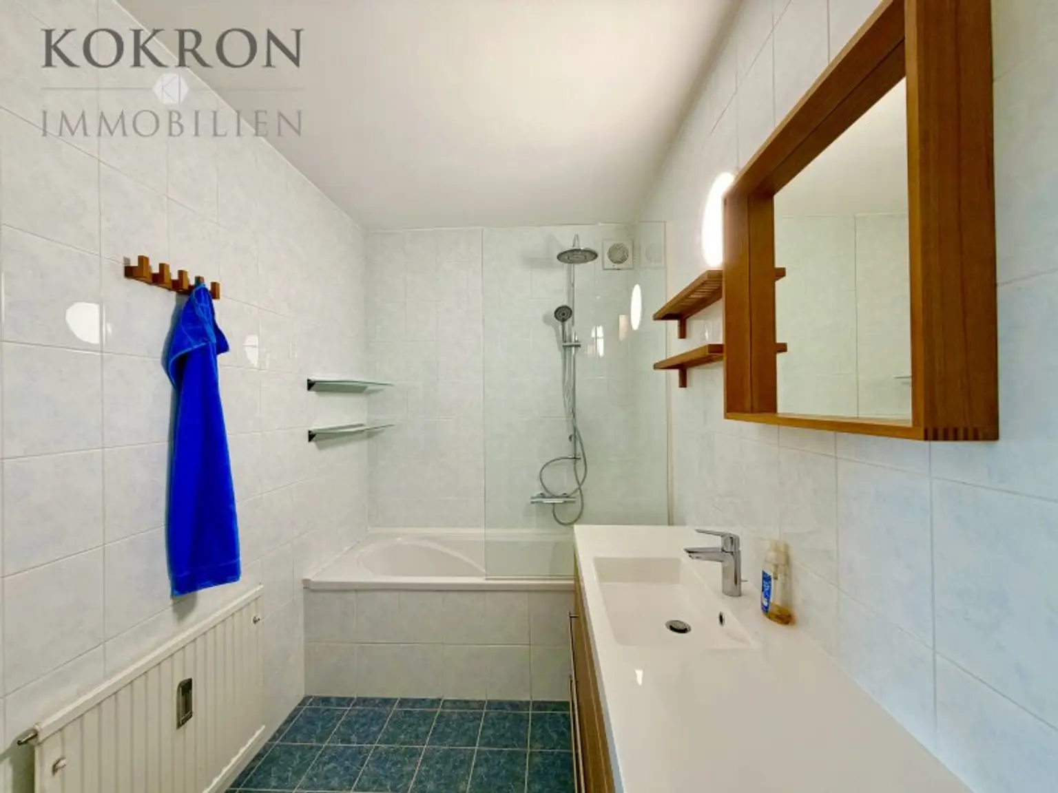 Modernes Badezimmer