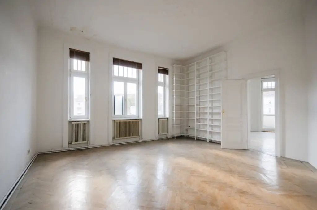 IHR SANIERUNGSPROJEKT - 3-ZIMMER-ALTBAUWOHNUNG MIT TERRASSE
