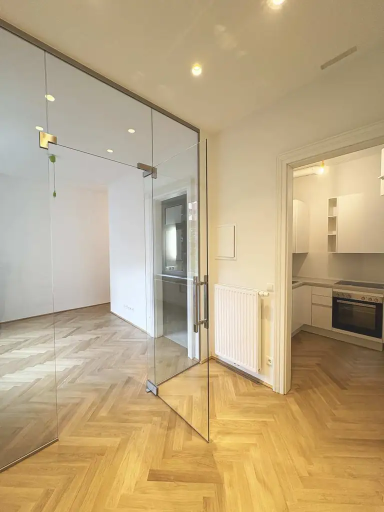 Erstbezug nach Sanierung - Innenhoflage - 
Schöne 1 Zimmer Wohnung