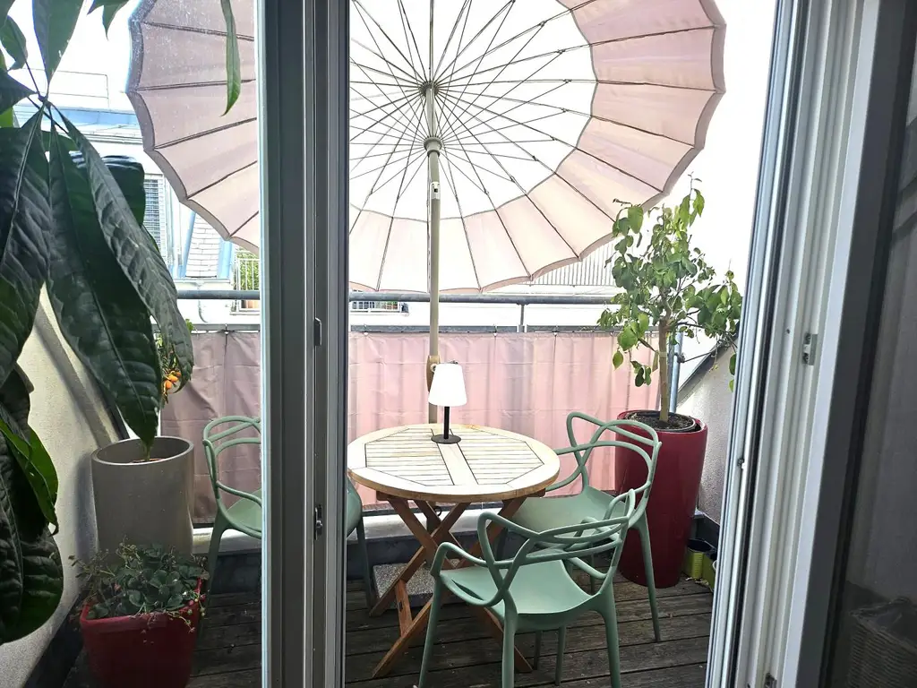 DACHGESCHOSS ! "Sensationell" der Ausblick !  Ruhige Lage ! Dachmaisonette mit Loft-Feeling!