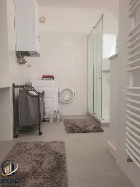 "Diese 5 Zimmer-Altbauwohnung mit sonniger Terrasse wartet genau auf SIE"