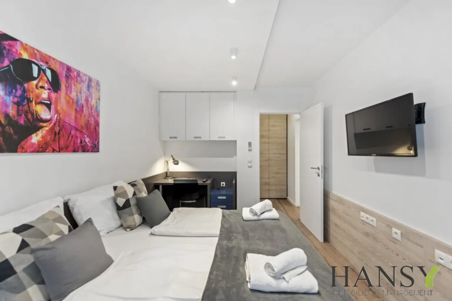 Vollmöblierte 3-Zimmer-Wohnung mit Loggia & zwei getrennt begehbaren Schlafzimmern! (WG-tauglich) 5 Gehminuten zur Mariahilfer-Straße