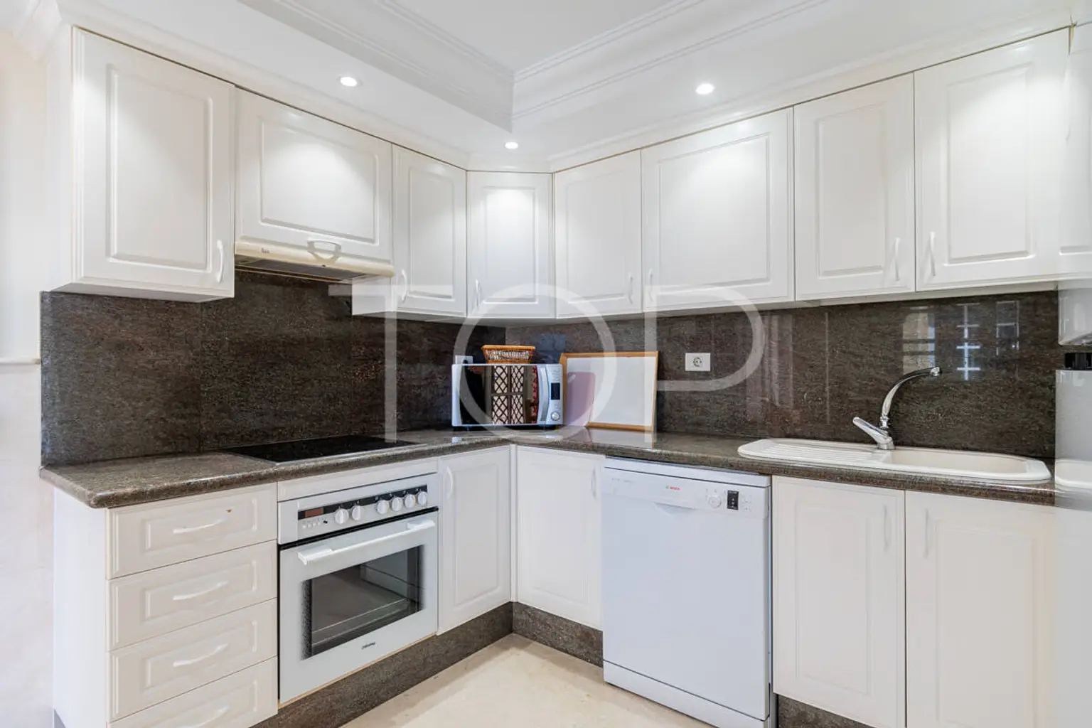Apartment-El-Duque-xxx-Tenerife-3 (1)