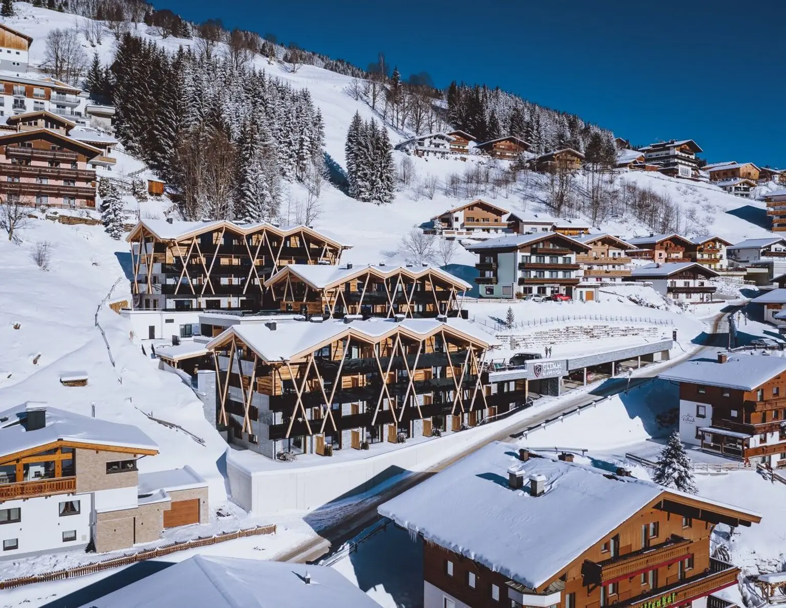 Glemm by AvenidA - elegantes Apartment mit eigener Sauna und Blick auf die WM Strecke 2025!