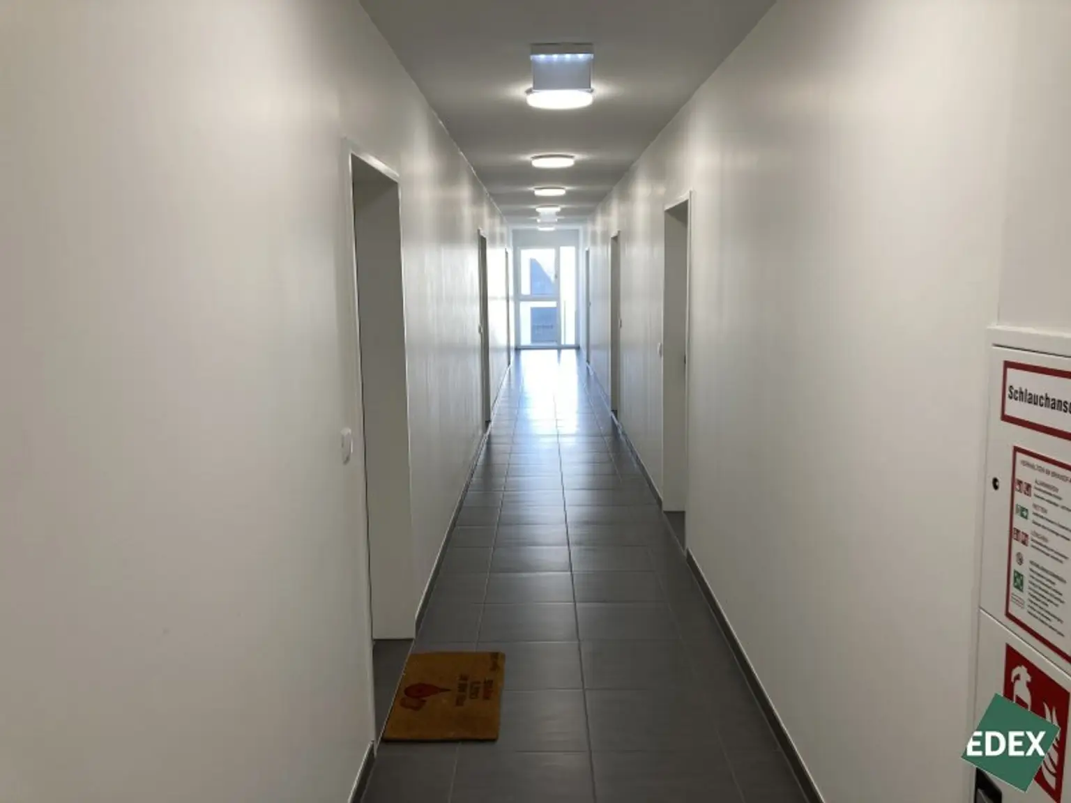 Gemütliche 3-Zimmer-Wohnung mit großzügiger Terrasse nahe U1 Rennbahnweg