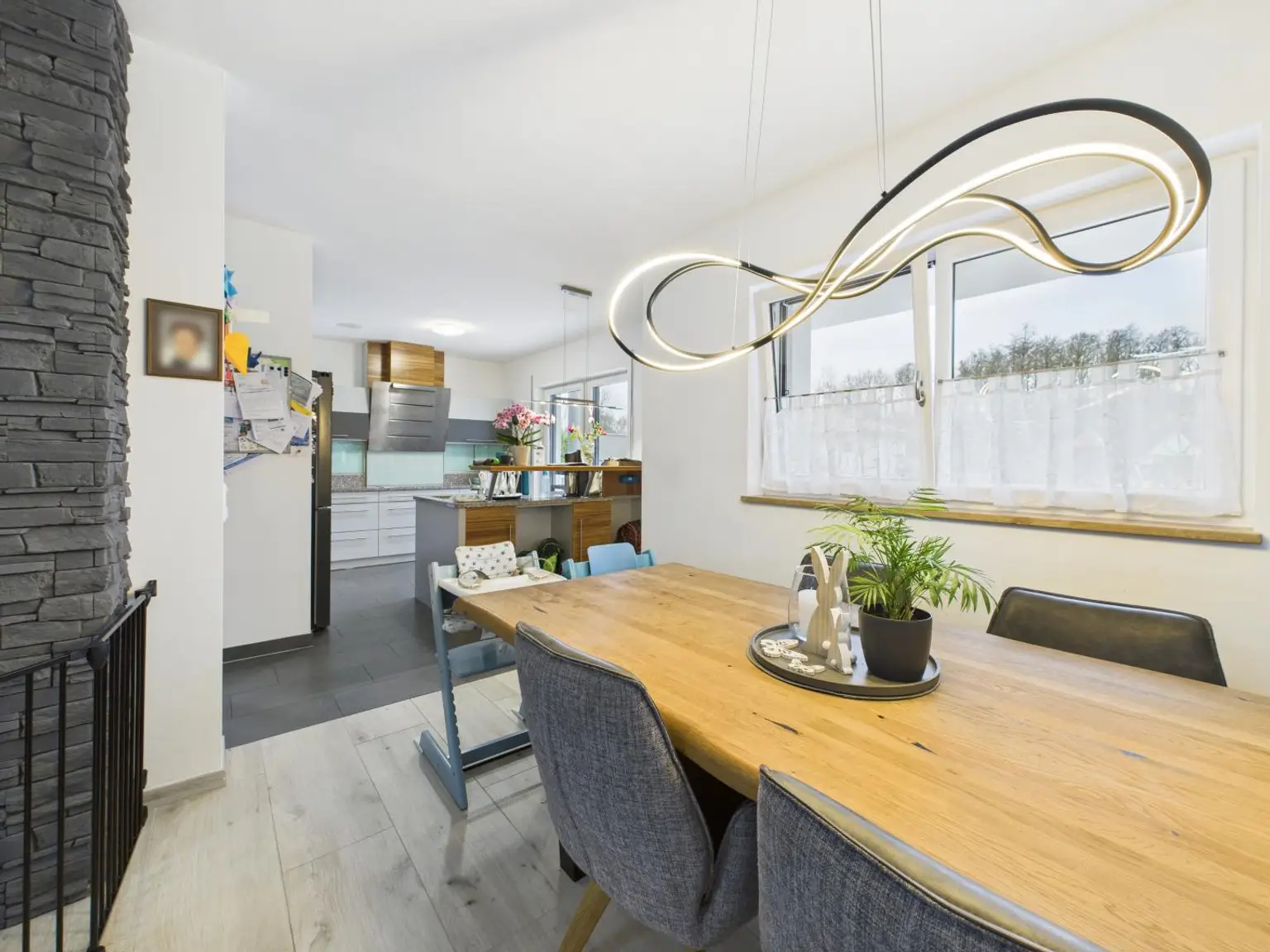 NÄHE WELS: Hochwertig modernisiertes Einfamilienhaus mit Traumgarten, Luxus - Poolanlage & smarter Haustechnik