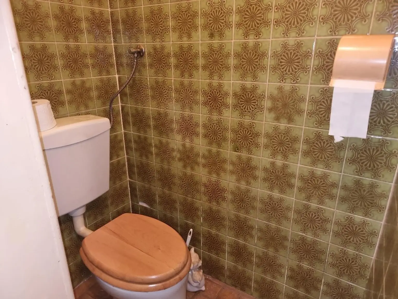 "Endstation Haus Desire"