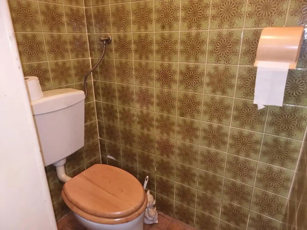 "Endstation Haus Desire"